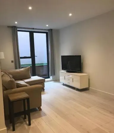 Central Camberley Apartment - Parking - Garden Esterno foto