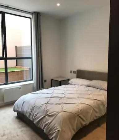 Central Camberley Apartment - Parking - Garden Esterno foto
