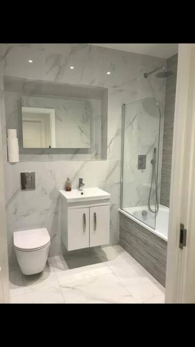 Apartment - Parking - Garden Camberley